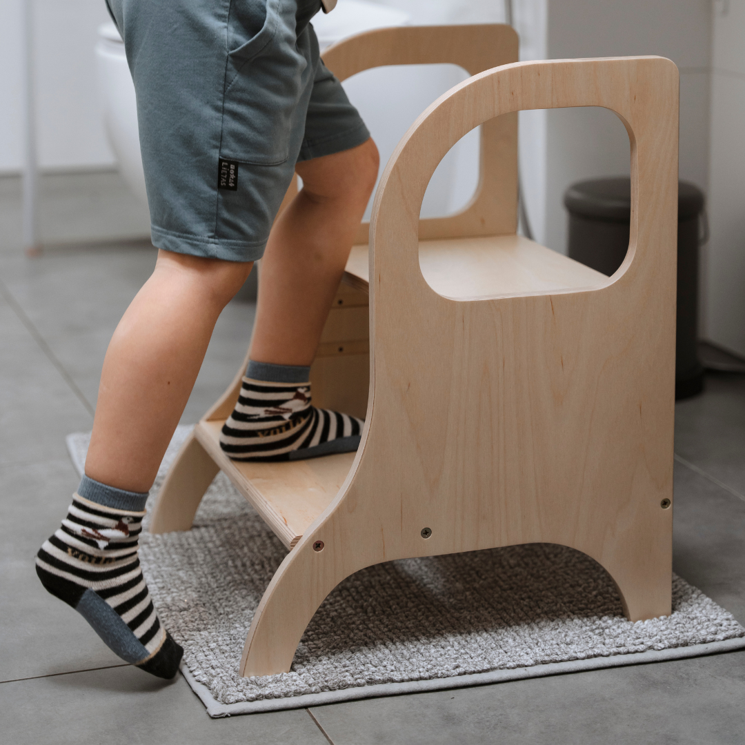Montessori Justerbar Lackerad Stegpall i Trä För Barn (& vuxna)