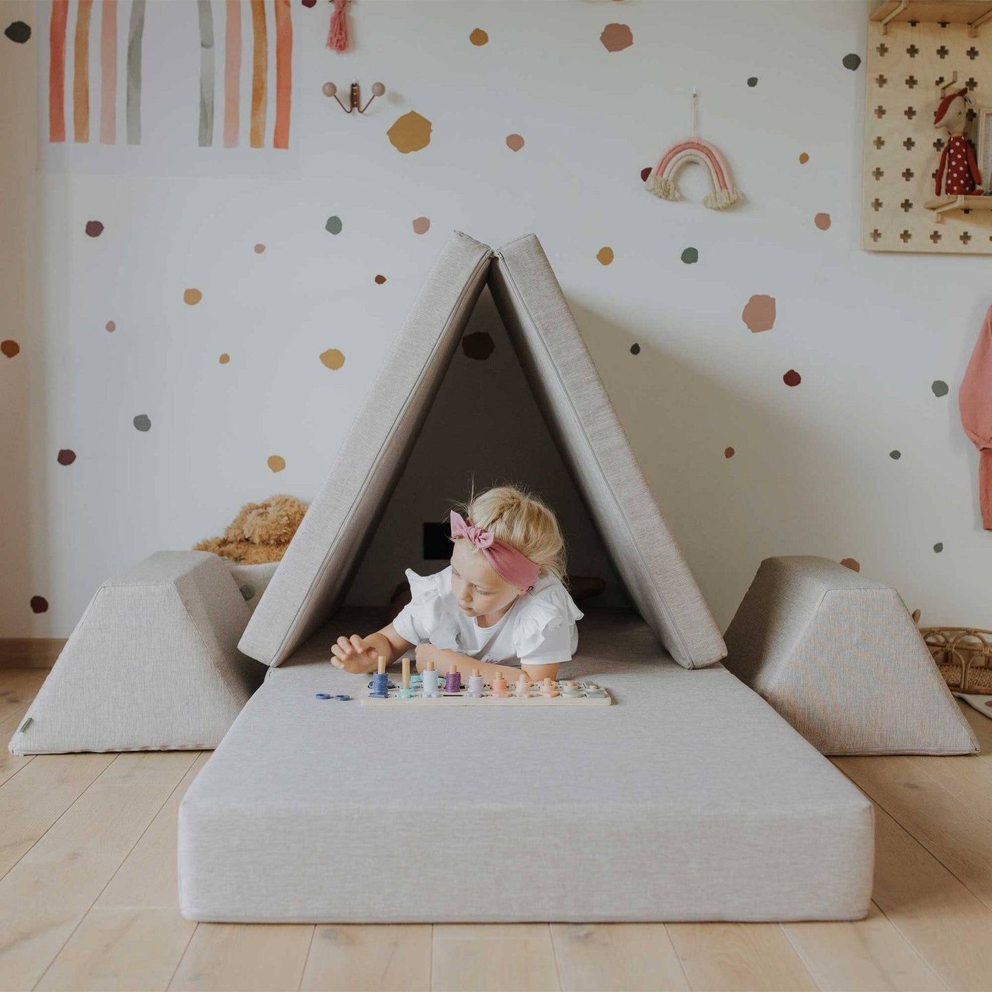 Montessori Beige Block Barnsoffa / Leksoffa - Från 1 - 16 år