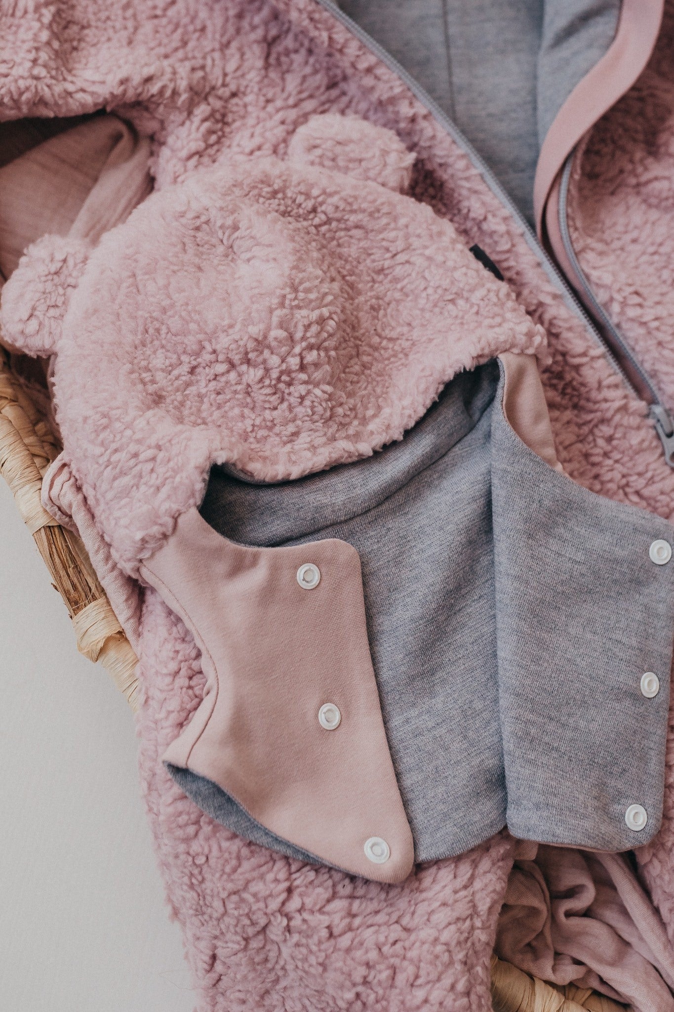 Rosa Merino Ull Fodrad Baby Balaklava - Tillverkad i EU