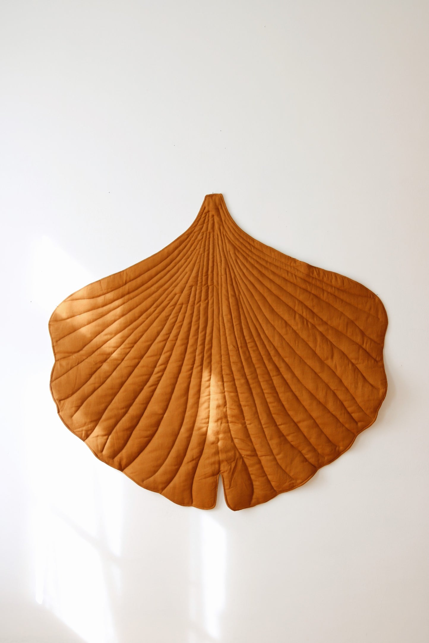 Ekologisk Bomull & Sammet Brun Lekmatta - Gingkoblad
