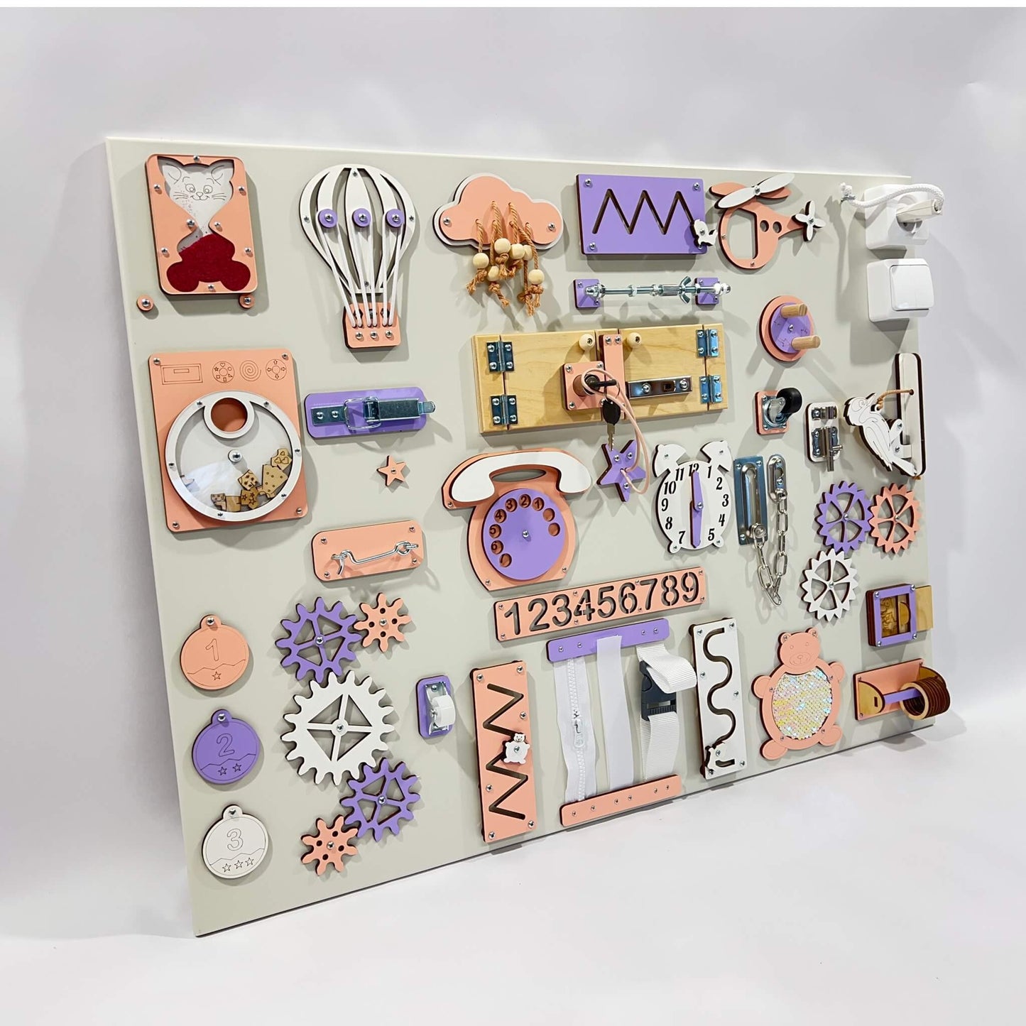 Montessori Aktivitetstavla - Interaktiv Lekbräda (60×80 cm)