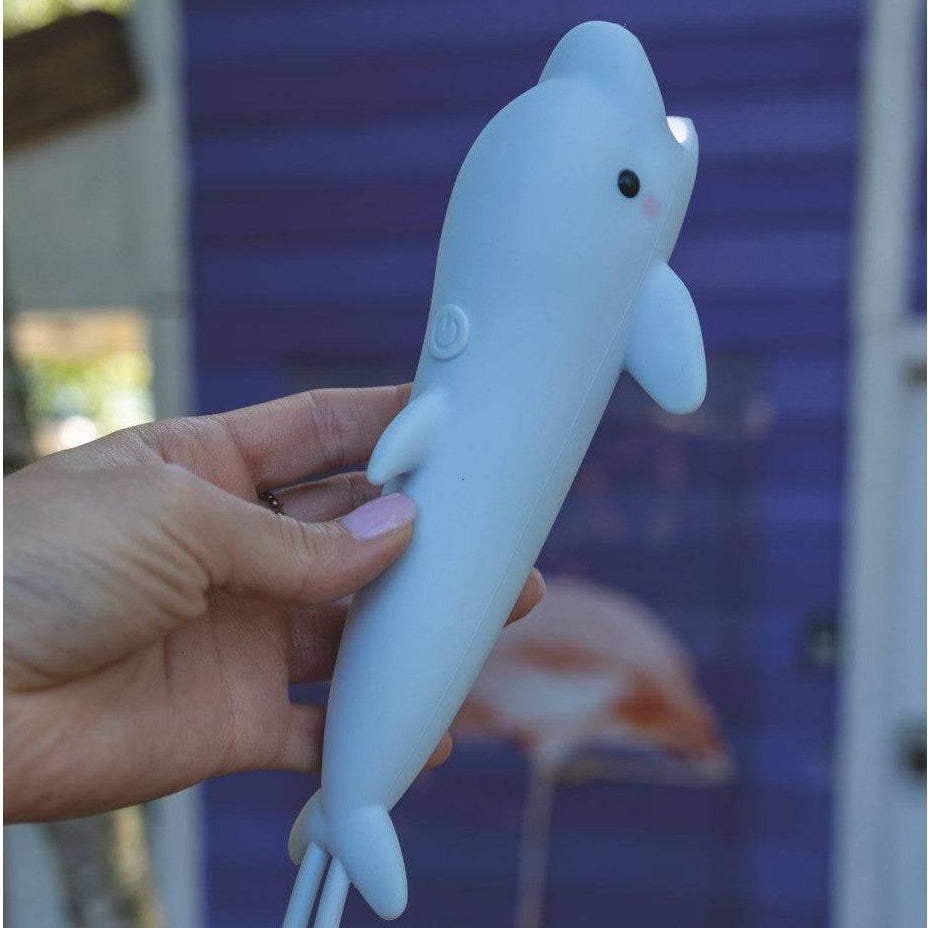 Rabbit & Friends Ficklampa LED - Blå Delfin