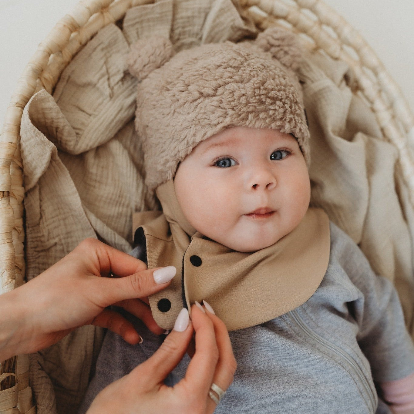 Beige Merino Ull Fodrad Baby Balaklava - Tillverkad i EU