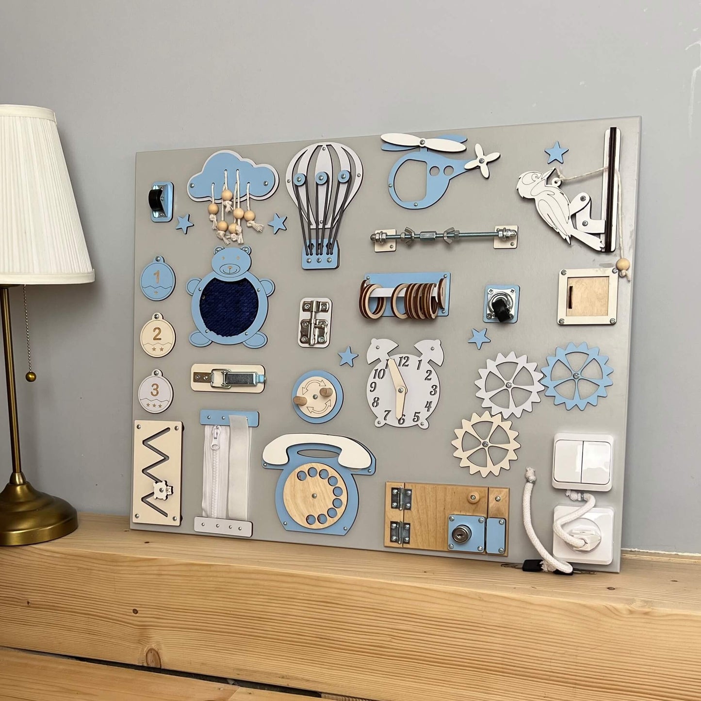 Montessori Marvel Interaktiv Lekbräda (50×60 cm)