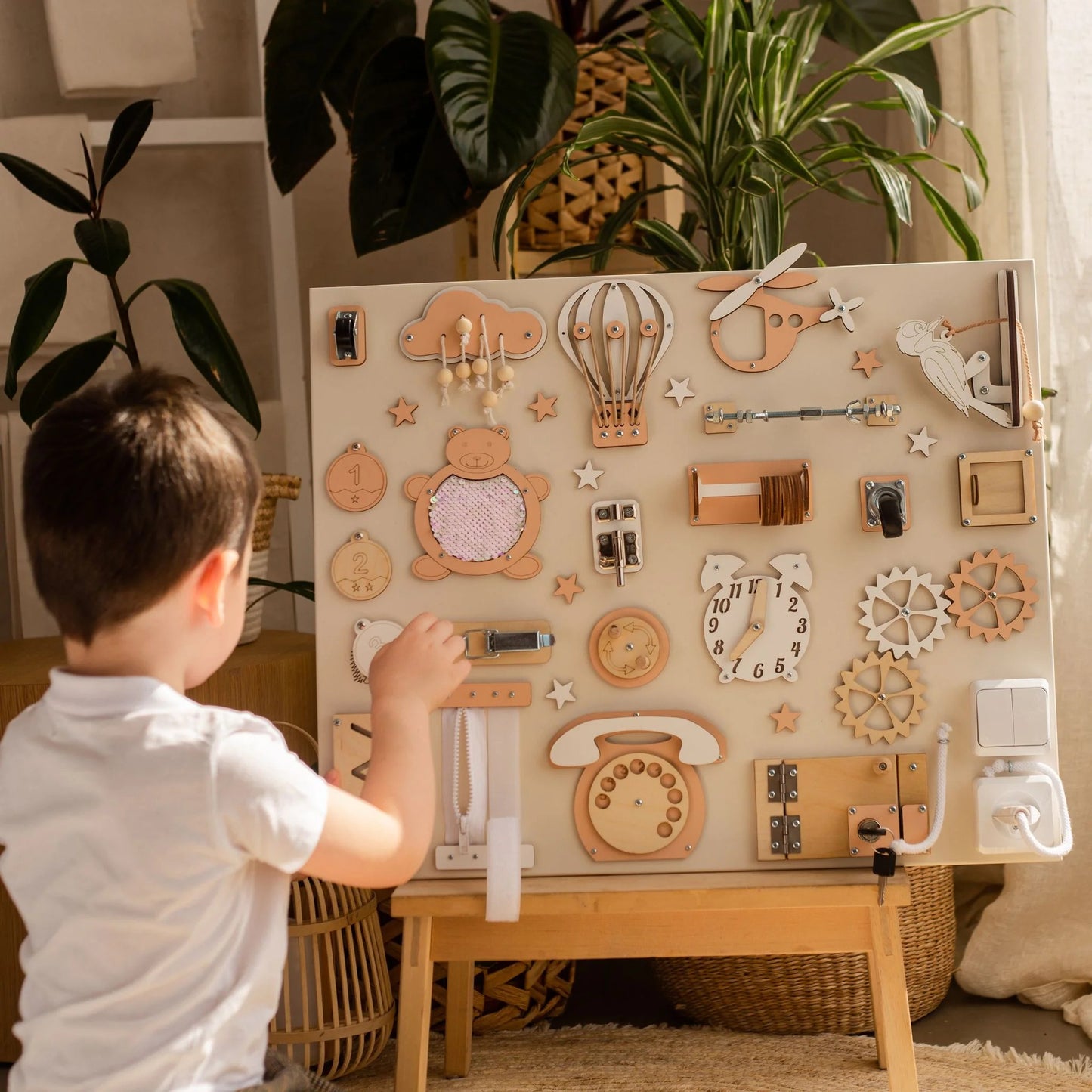 Montessori Marvel Interaktiv Lekbräda (50×60 cm)