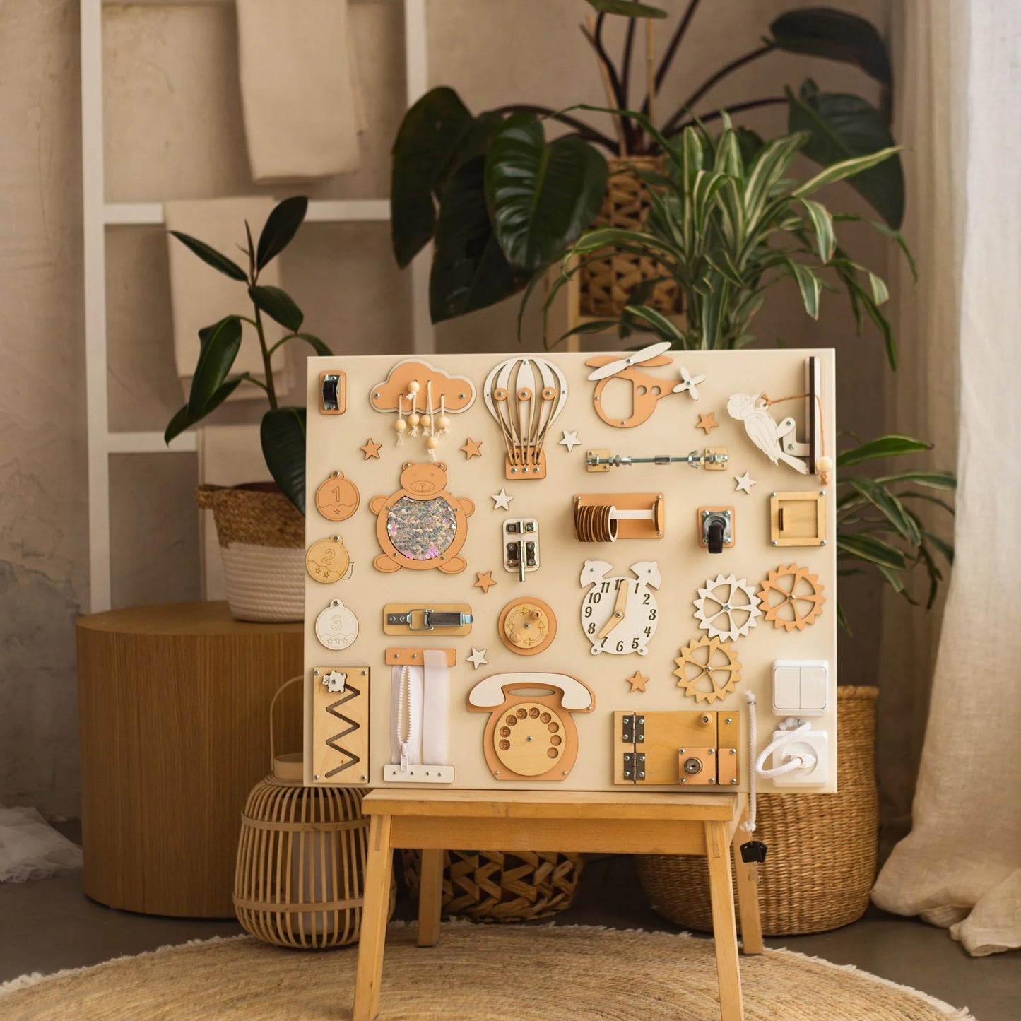 Montessori Marvel Interaktiv Lekbräda (50×60 cm)