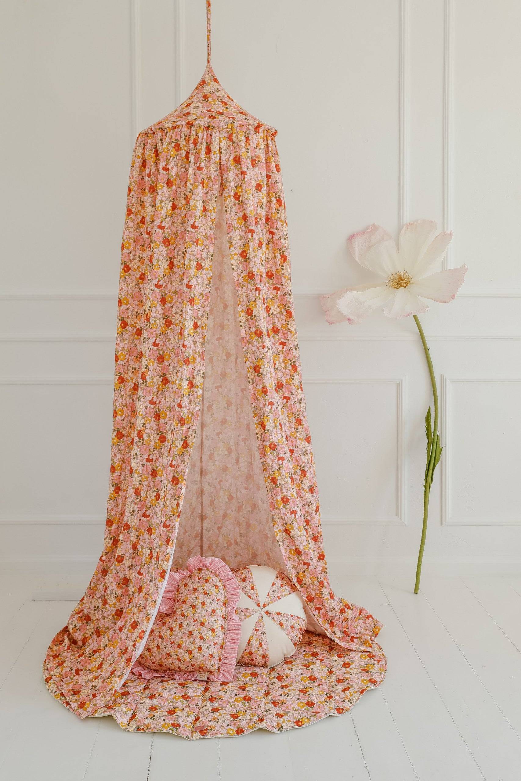 Ekologisk Handgjord Sänghimmel Rosa Blommig Råbomull