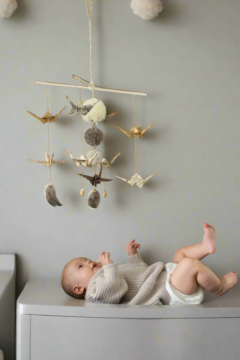 Handgjord Origami Fåglar Barnrumsmobil för Barnrummet