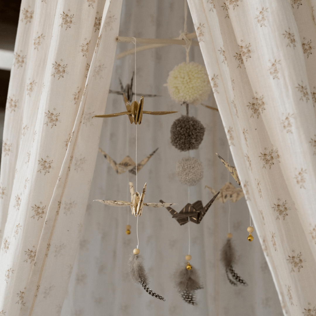 Handgjord Origami Fåglar Barnrumsmobil för Sänghimmel