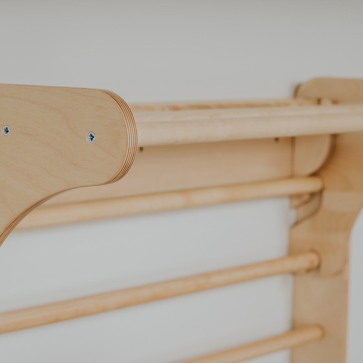 Montessori Klättertriangel / Klättervägg i Trä (6 mån–7 år)